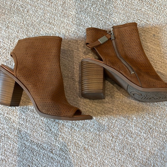 Sam Edelman brown suede Booties - Picture 2 of 3